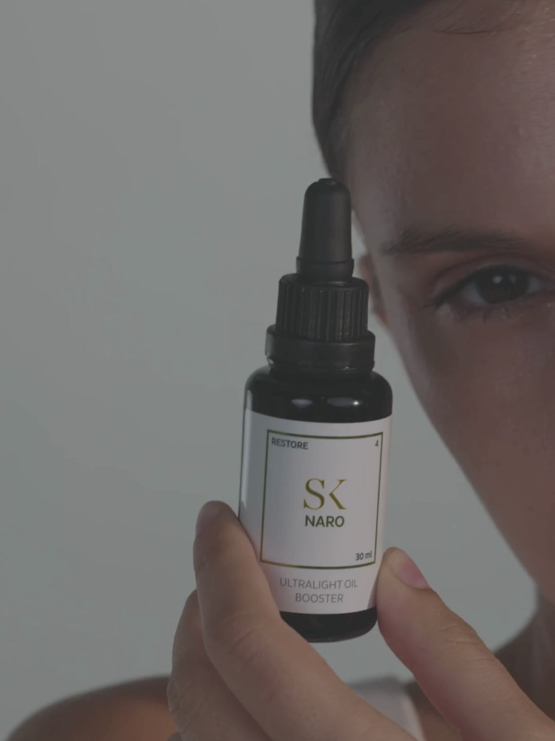 Demonstracija nanošenja Skintegra Naro uljnog boostera sa skvalanom