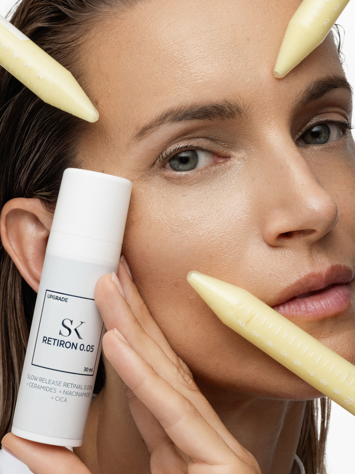 Skintegra Retiron 0.05 sa 0.05% retinala, ceramidima, niacinamidom i cicom u bočici sa ženom
