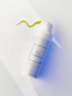 Skintegra Retiron 0.1 limposomalni retinal 0.1% u bočici i teksturom proizvoda